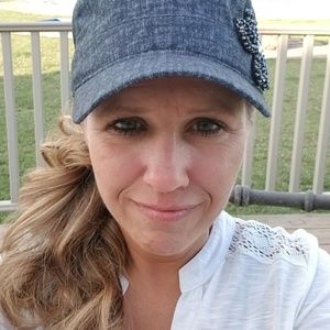 Meet your Posher, Kendra